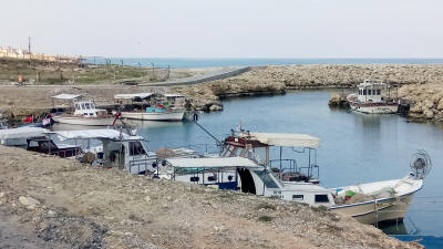 Small harbour alongside the Lapta Coastal Path