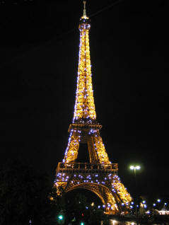 The Eifel tower, floodlit at night