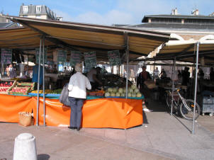 The Market near Verseilles